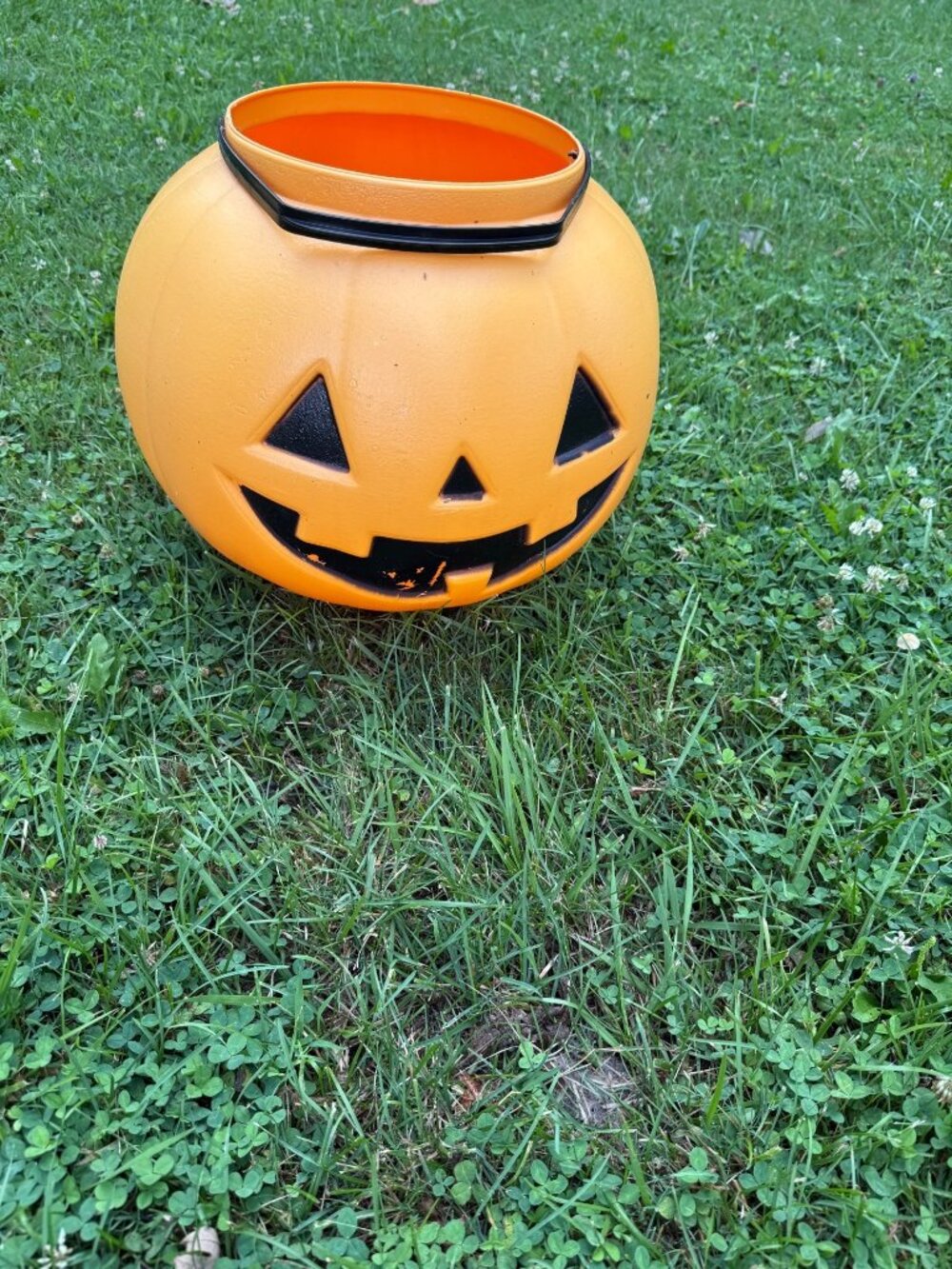 Vintage Blow Mold Pumpkin Jacj-O-Lantern 13 x15 Halloween Large Candy Bucket Han